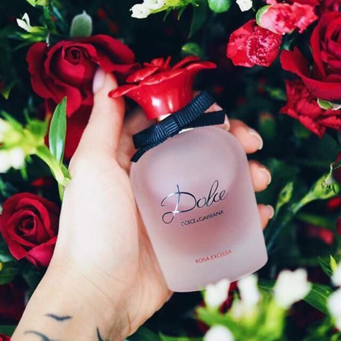 M&ugrave;i hương nước hoa Dolce & Gabbana Rosa Excelsa quyến rũ, nữ t&iacute;nh